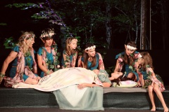 SNT2022_2_Titania_schlaeft
